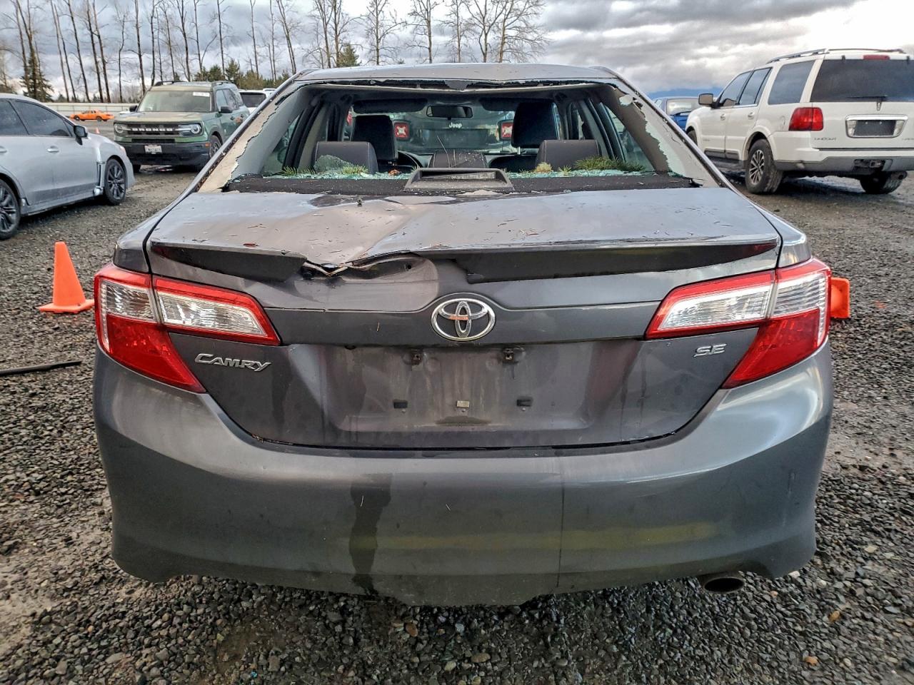 2014 TOYOTA CAMRY L photo 6