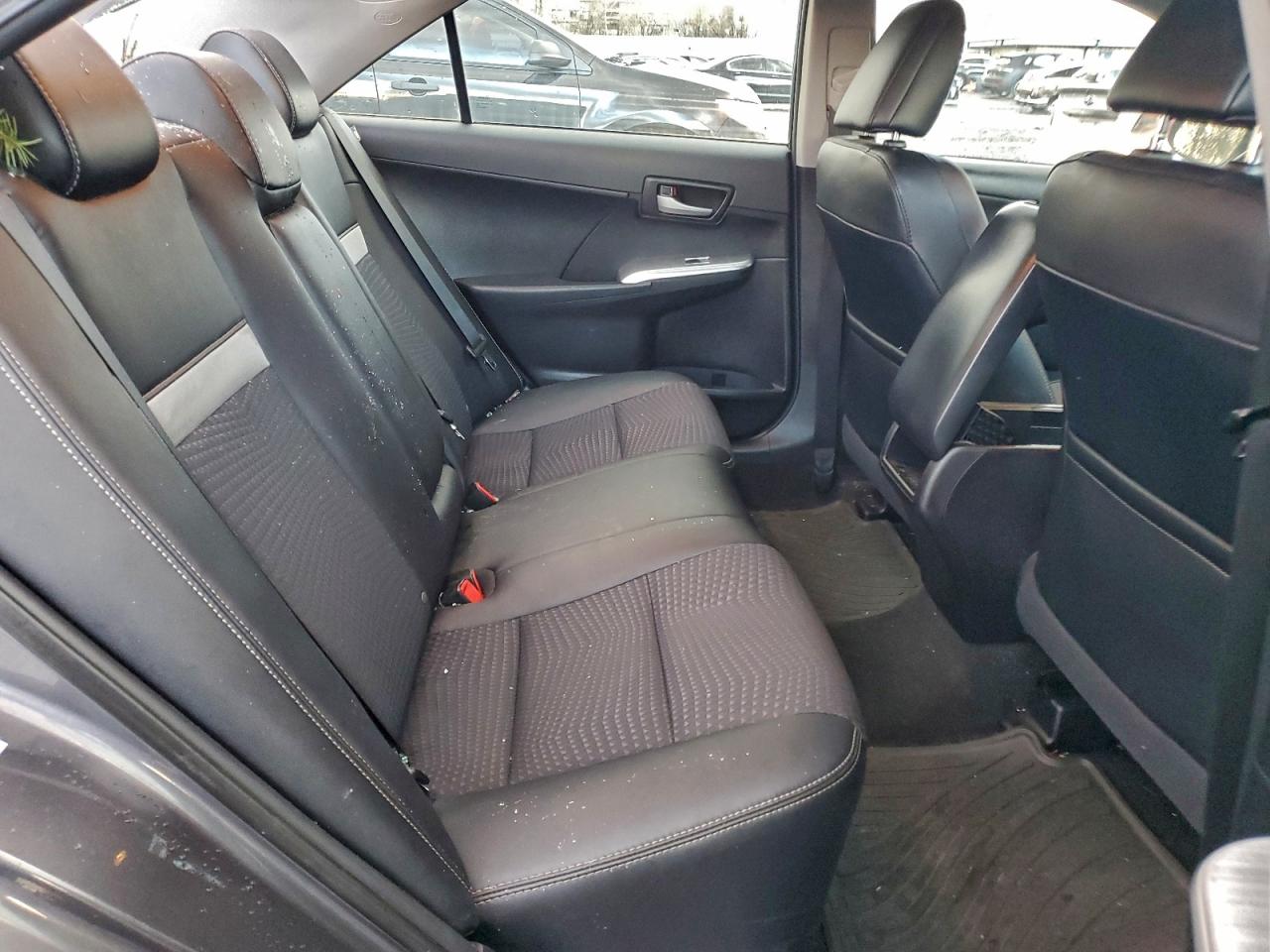 2014 TOYOTA CAMRY L photo 10