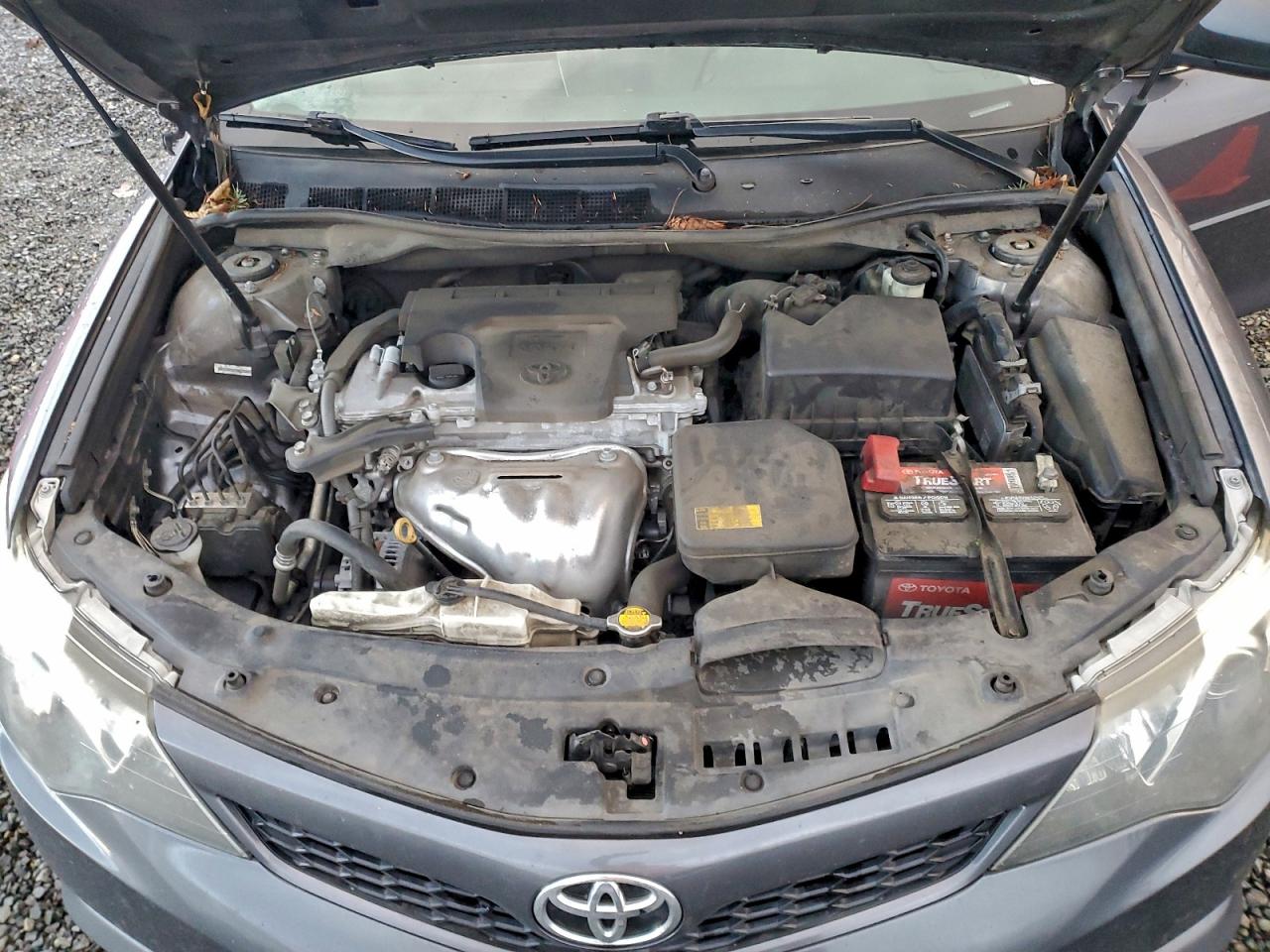 2014 TOYOTA CAMRY L photo 11
