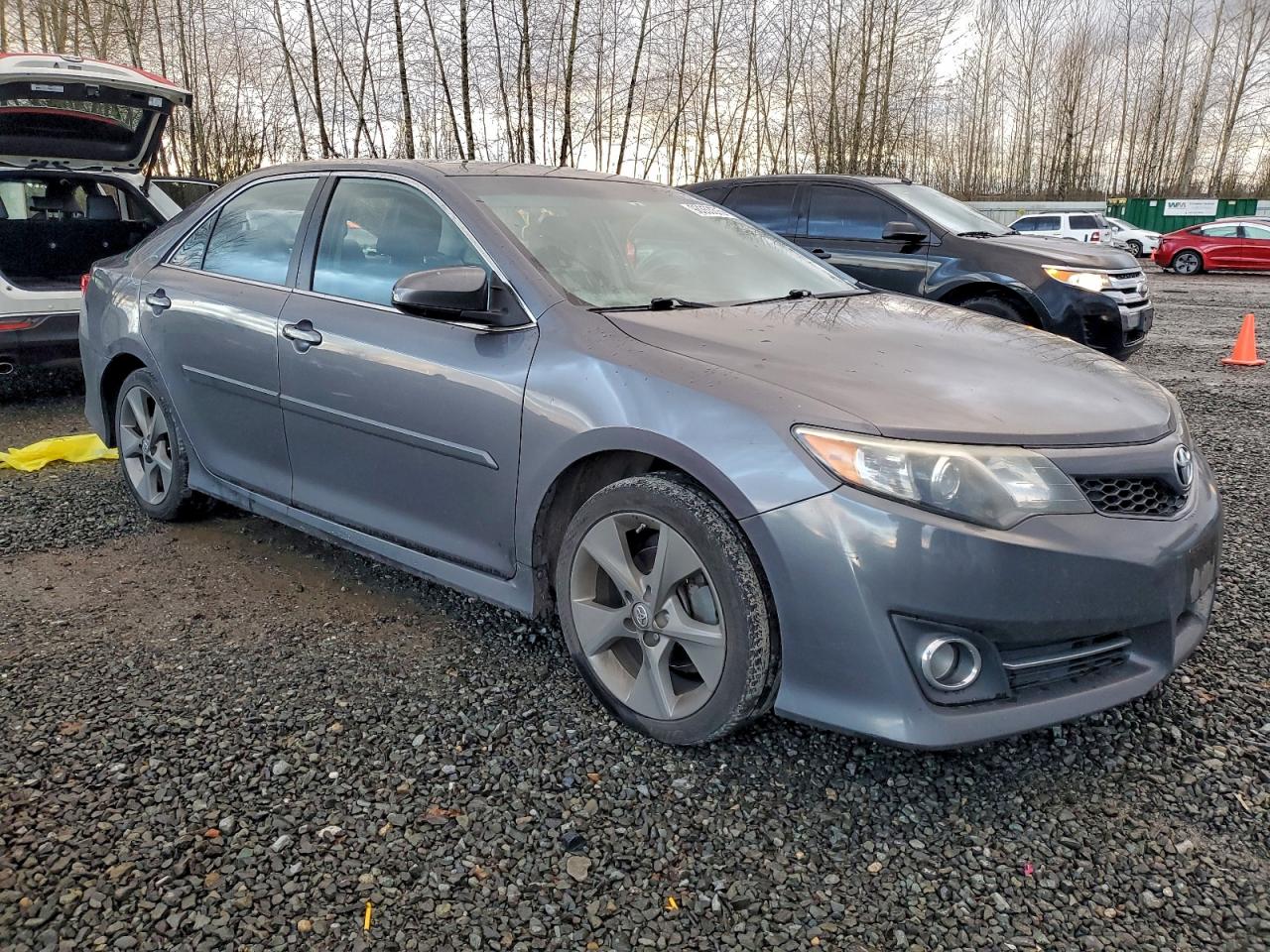 2014 TOYOTA CAMRY L photo 4