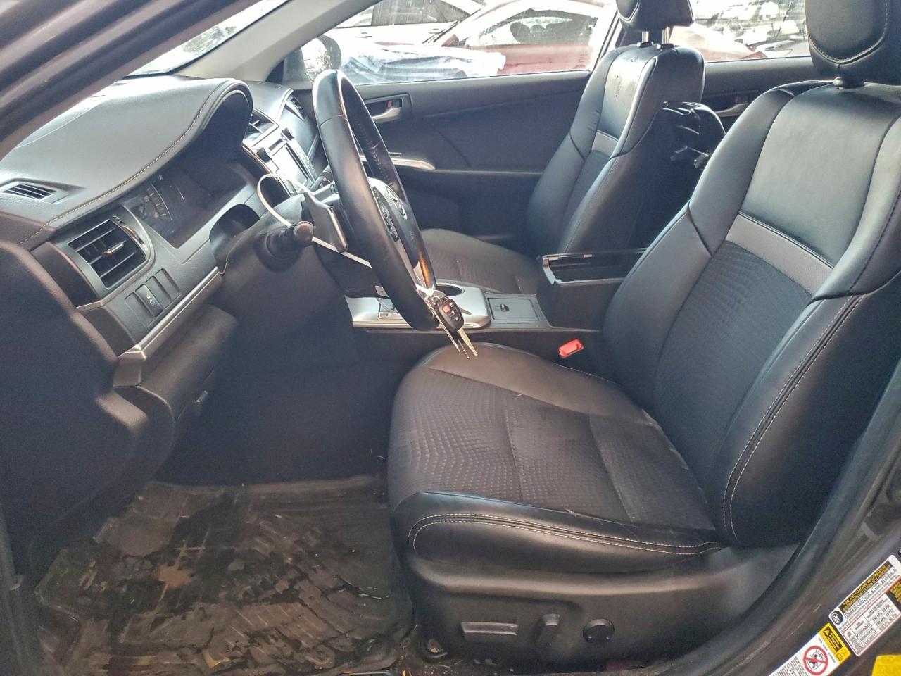 2014 TOYOTA CAMRY L photo 7