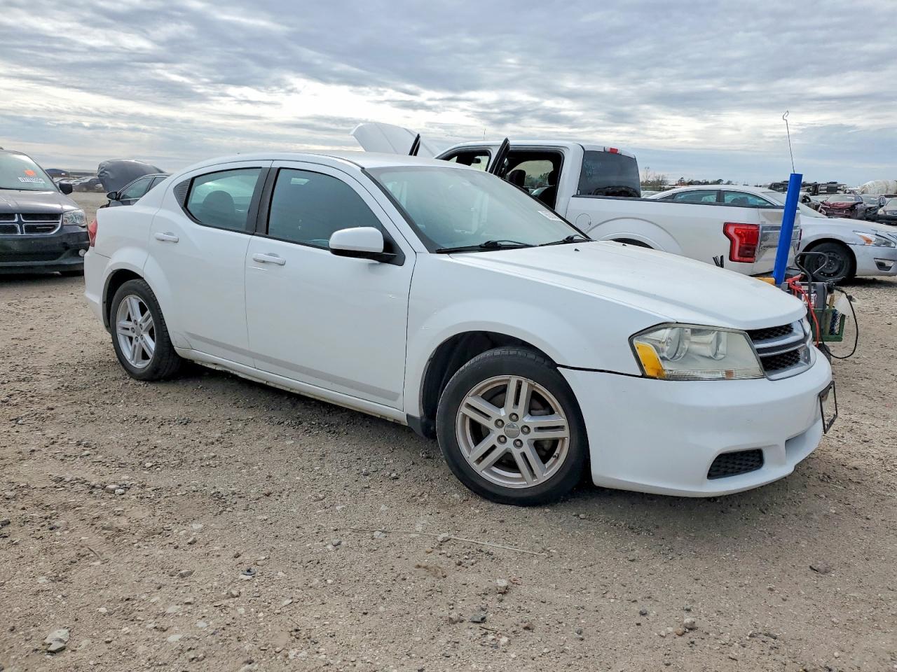2012 DODGE AVENGER SXT photo 4