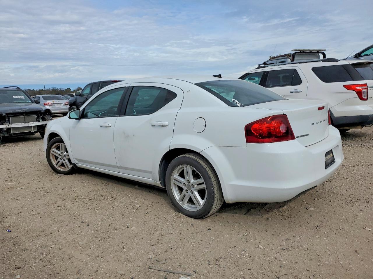 2012 DODGE AVENGER SXT photo 2