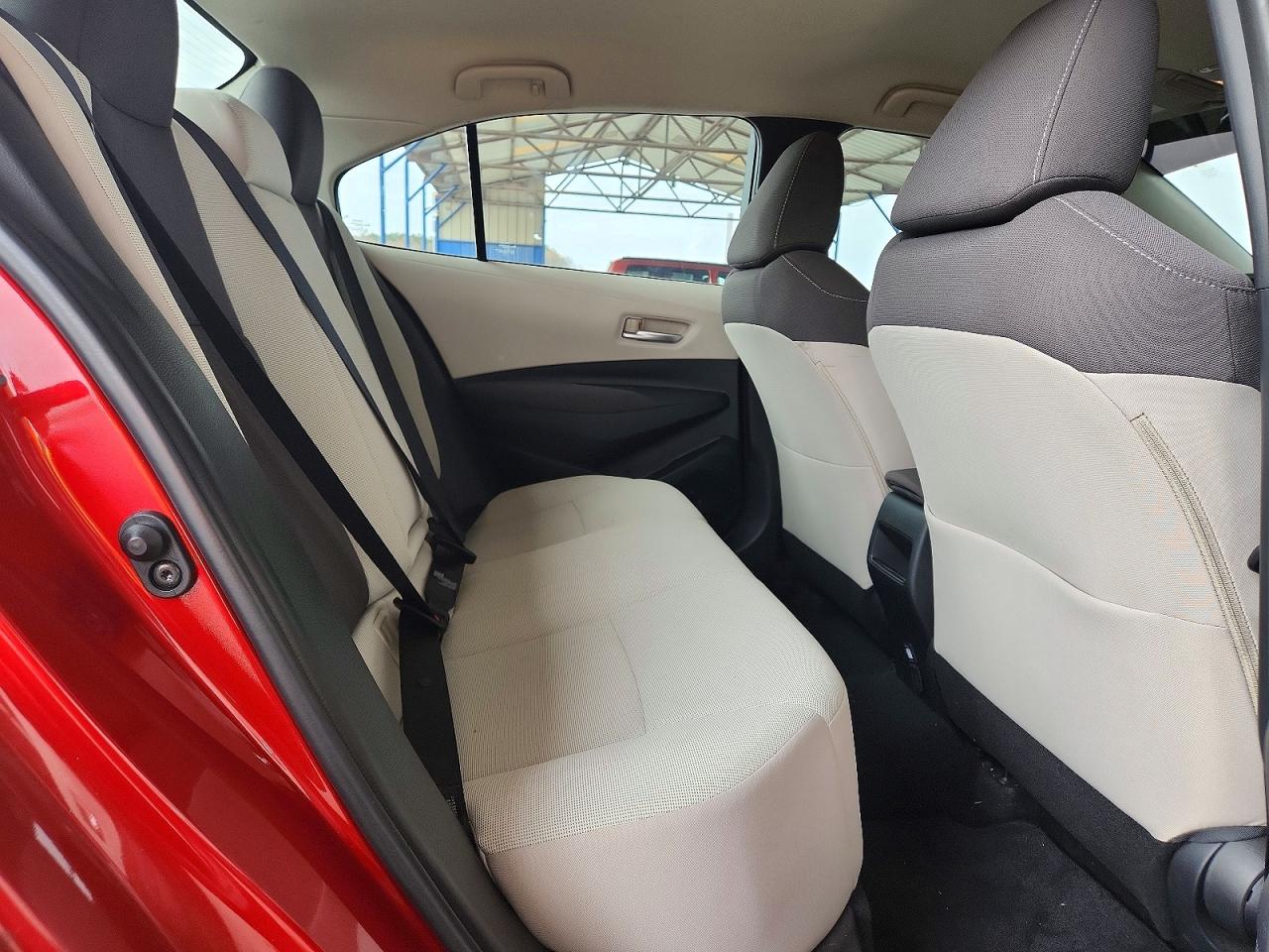 2020 TOYOTA COROLLA LE photo 10