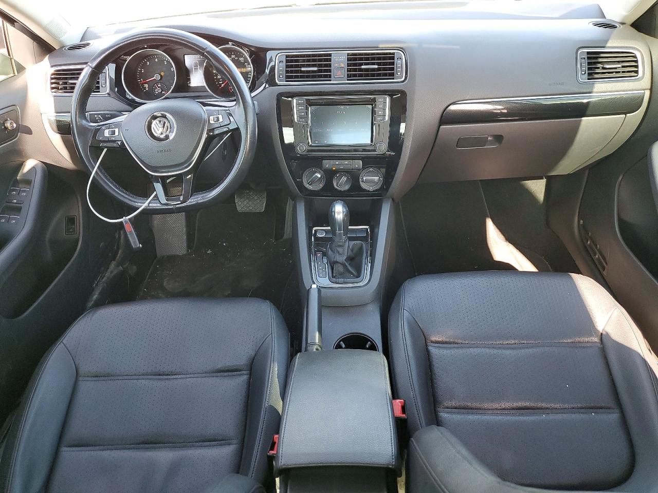 2016 VOLKSWAGEN JETTA SEL photo 8