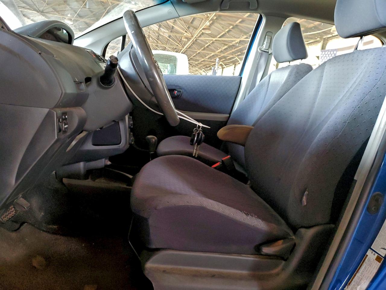 2009 TOYOTA YARIS photo 7