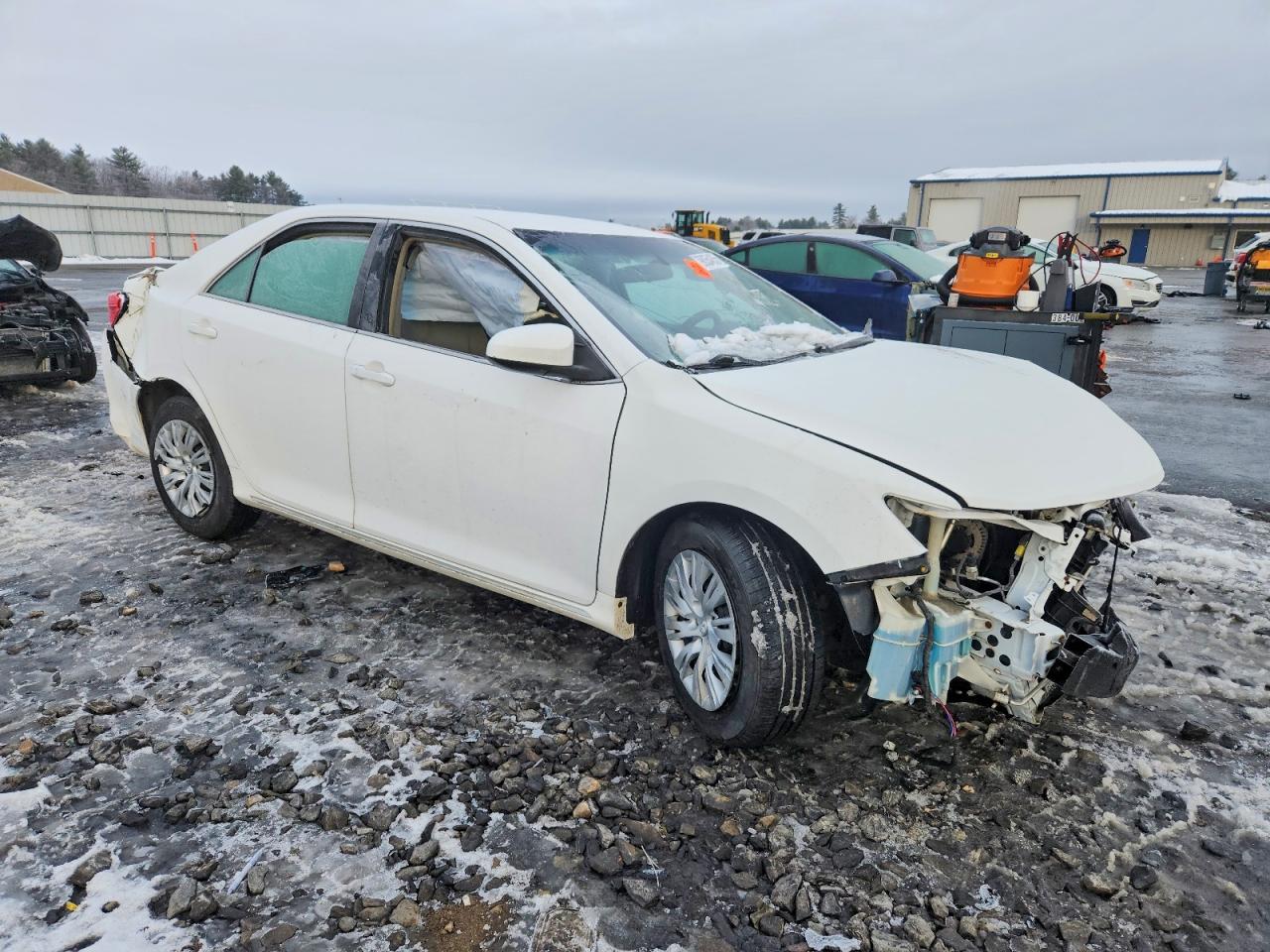 2013 TOYOTA CAMRY L photo 4