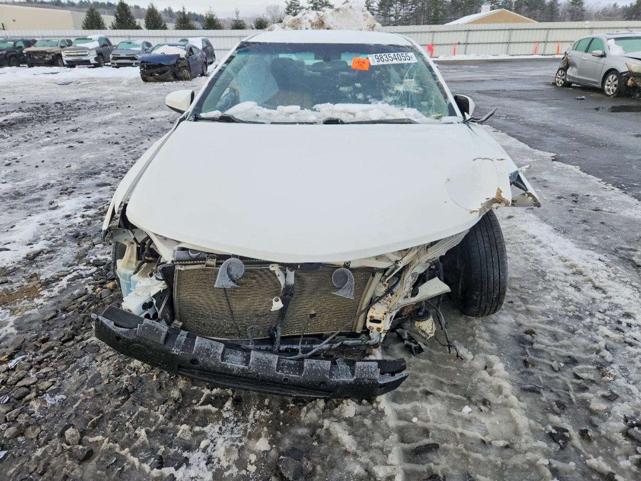 2013 TOYOTA CAMRY L photo 5