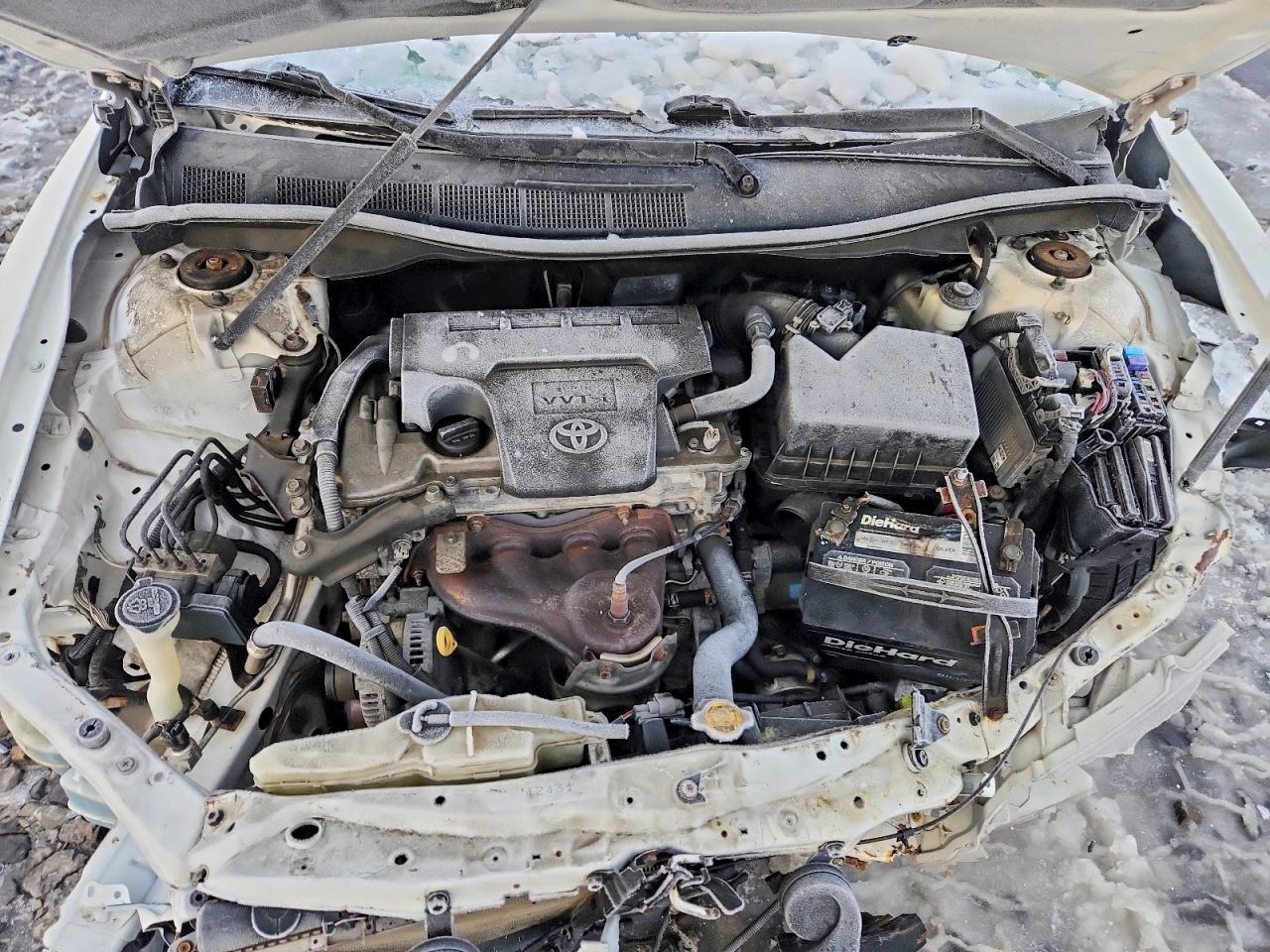2013 TOYOTA CAMRY L photo 11