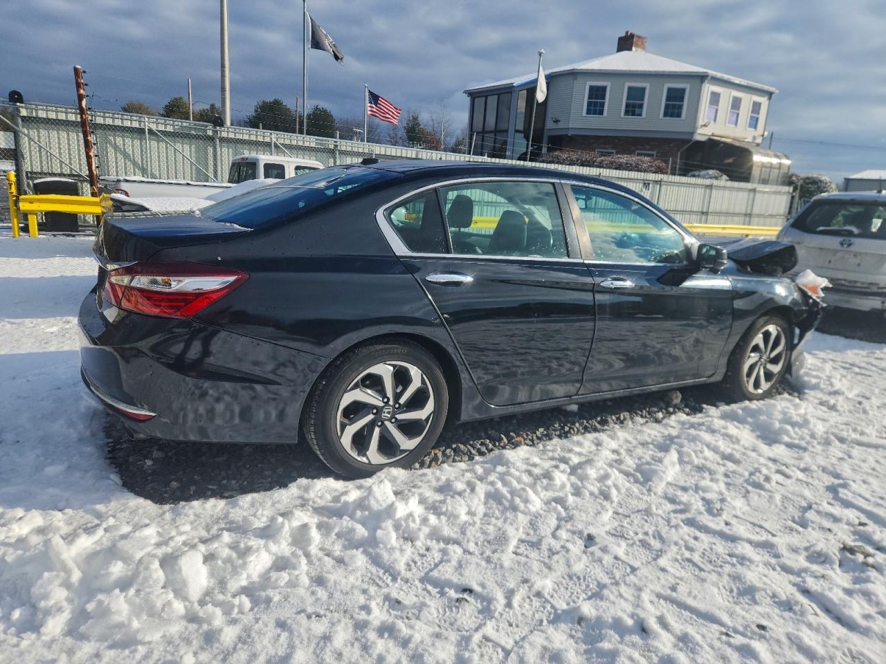 2017 HONDA ACCORD EXL photo 3