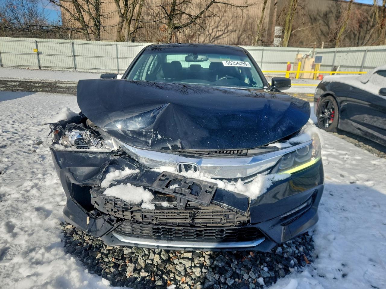 2017 HONDA ACCORD EXL photo 5
