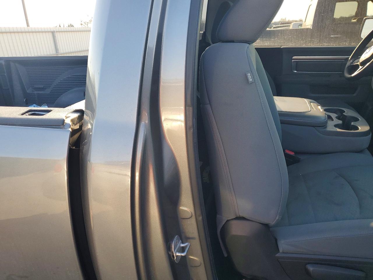 2013 RAM 1500 ST photo 10