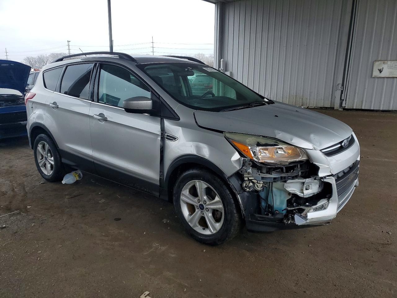 2016 FORD ESCAPE SE photo 4