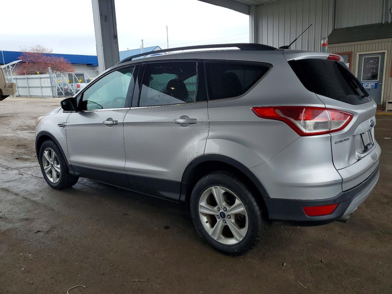 2016 FORD ESCAPE SE photo 2