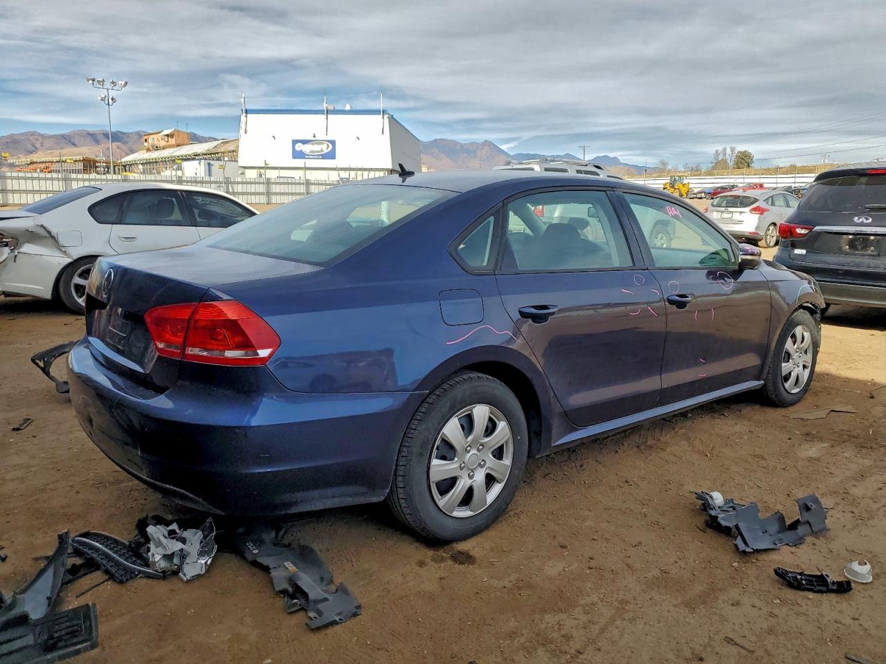 2012 VOLKSWAGEN PASSAT S photo 3