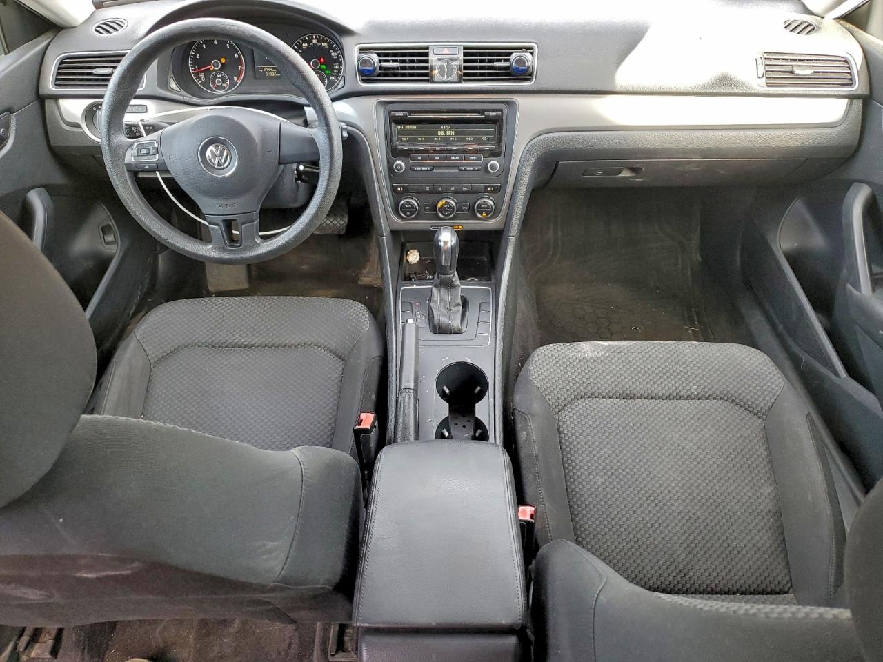2012 VOLKSWAGEN PASSAT S photo 8
