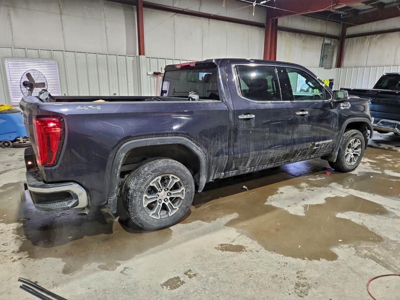 2025 GMC SIERRA K1500 SLT photo 3