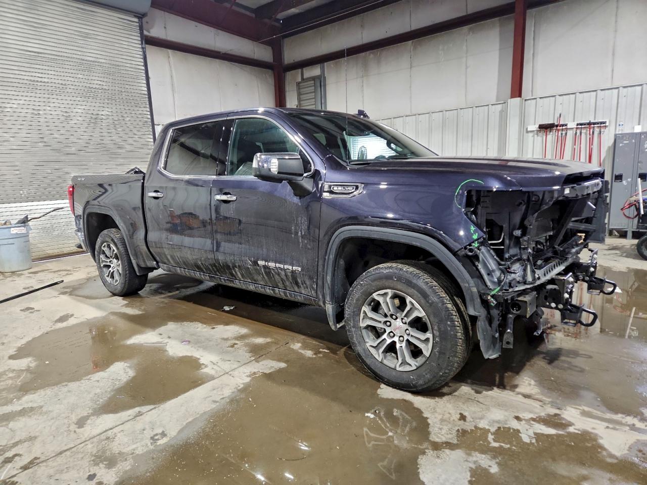 2025 GMC SIERRA K1500 SLT photo 4
