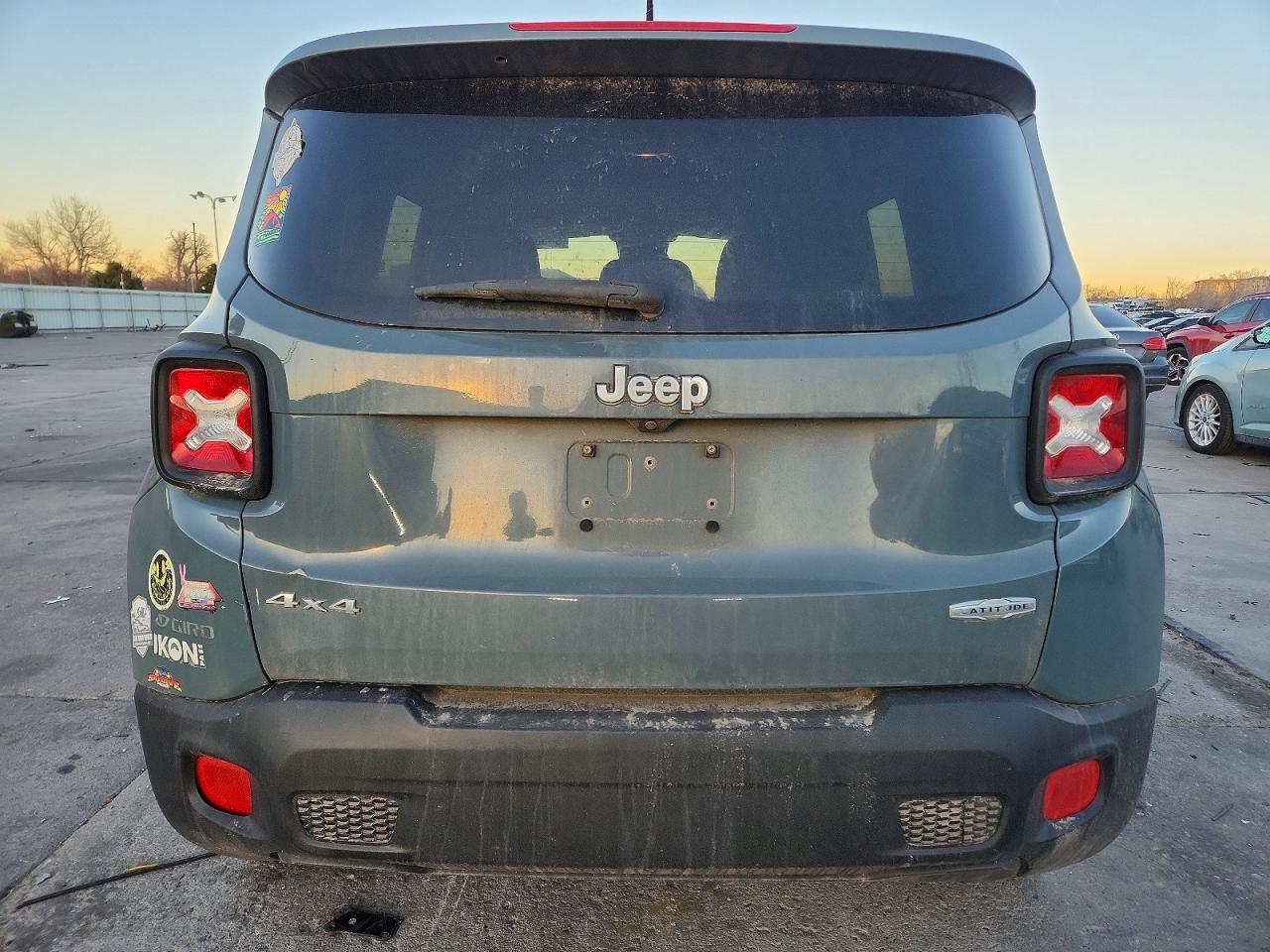 2017 JEEP RENEGADE LATITUDE photo 6