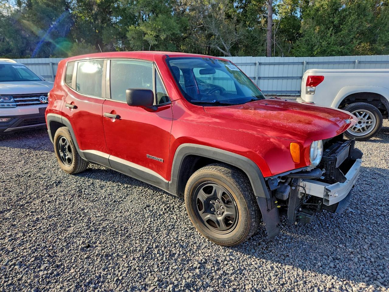 2017 JEEP RENEGADE SPORT photo 4