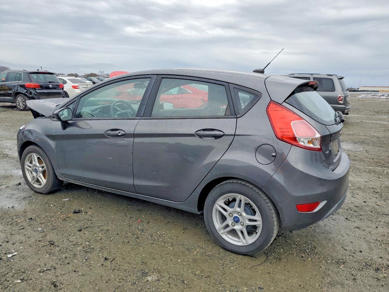 2018 FORD FIESTA SE photo 2