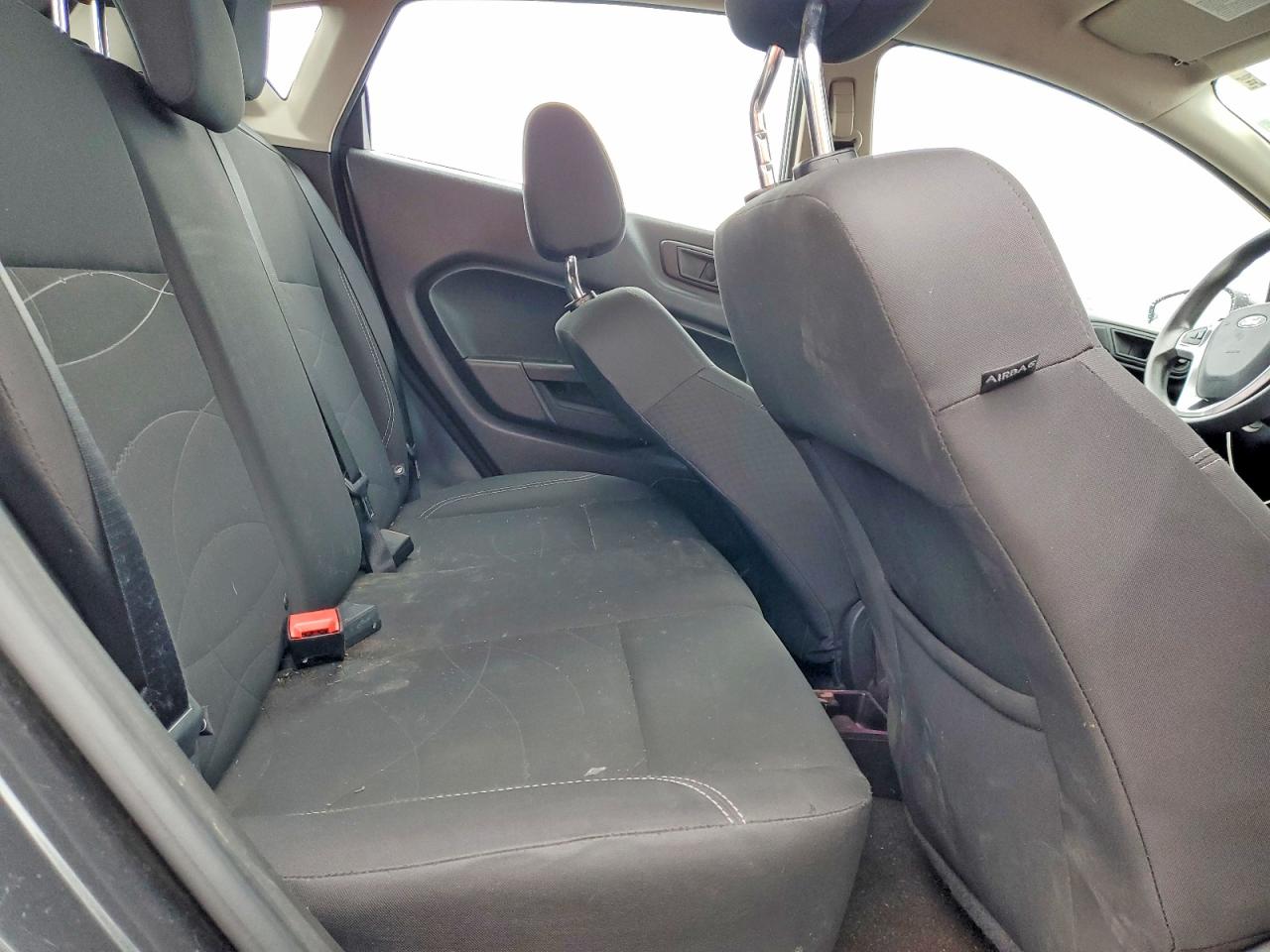 2018 FORD FIESTA SE photo 10