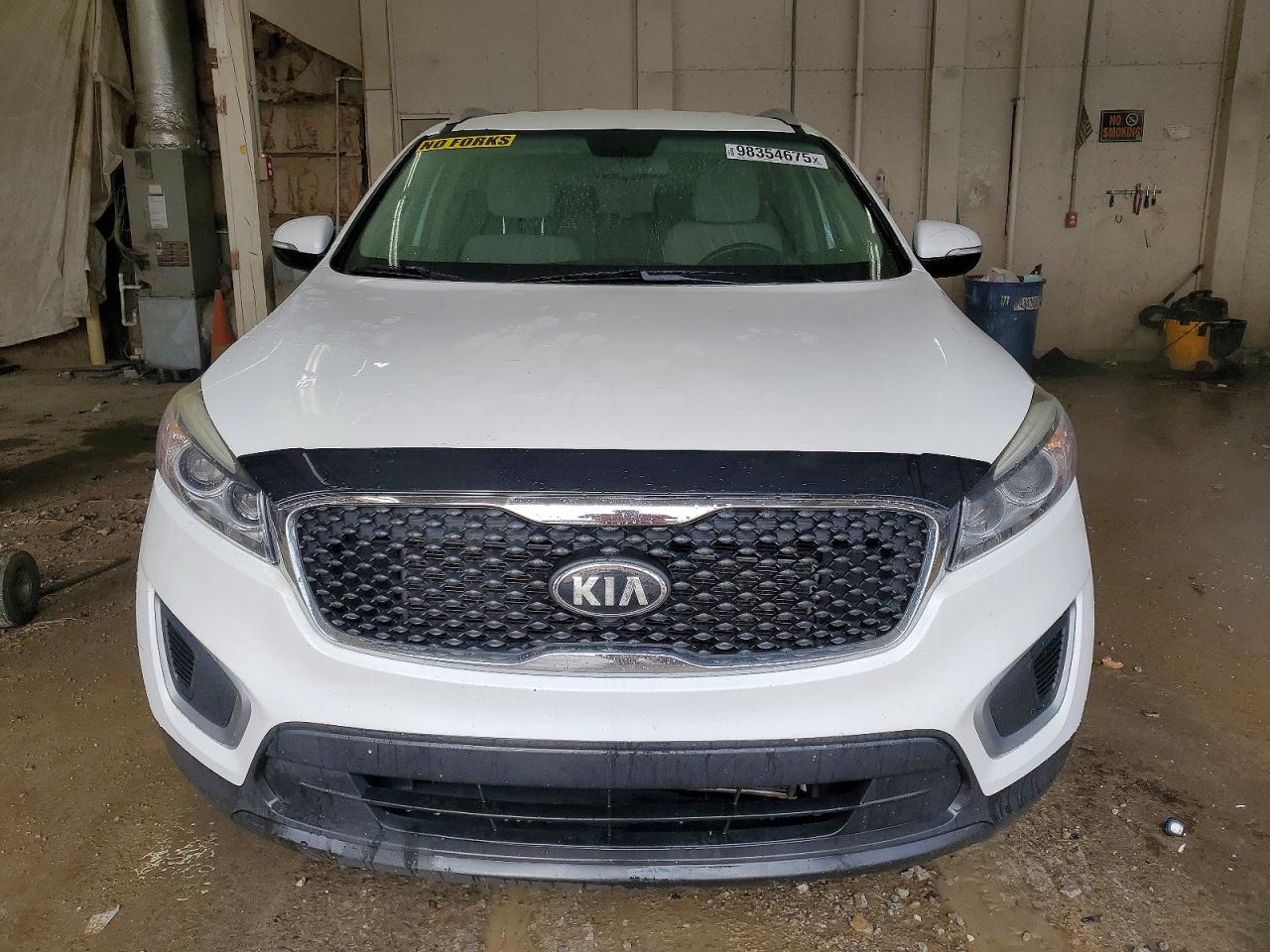 2016 KIA SORENTO LX photo 5