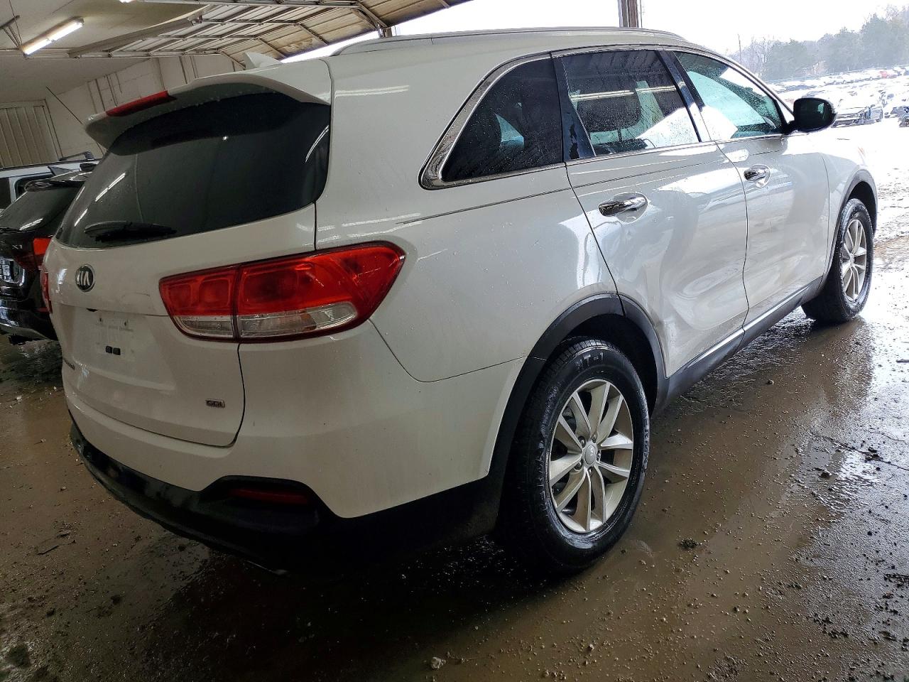 2016 KIA SORENTO LX photo 3