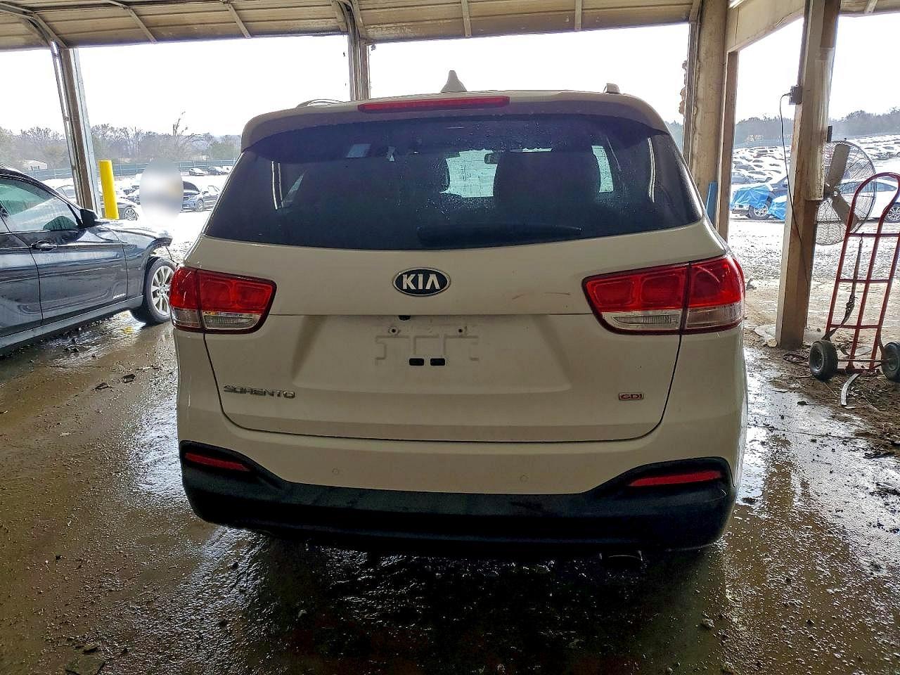 2016 KIA SORENTO LX photo 6