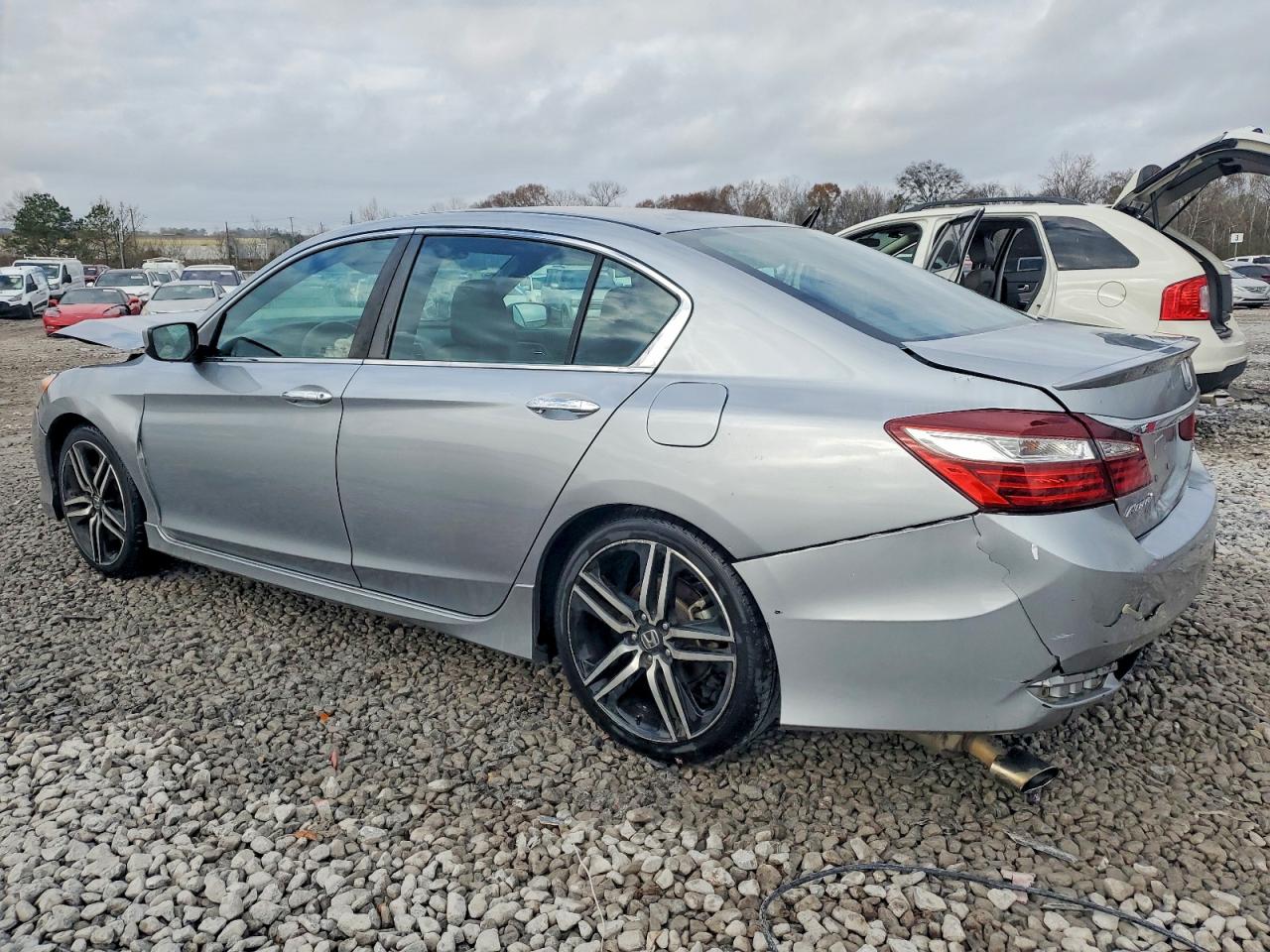 2017 HONDA ACCORD SPORT photo 2