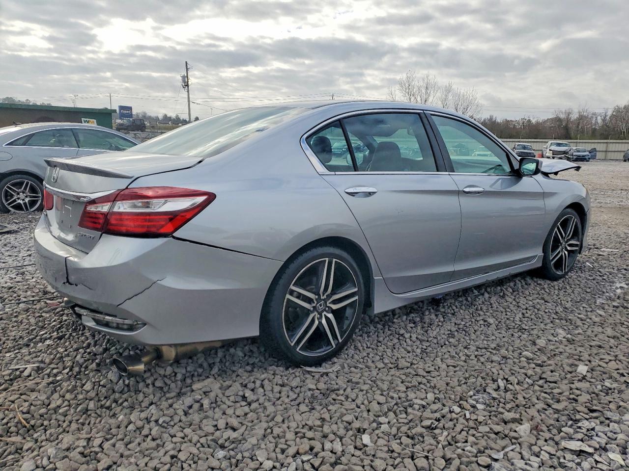 2017 HONDA ACCORD SPORT photo 3