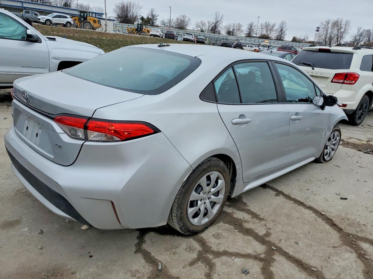 2021 TOYOTA COROLLA LE photo 3