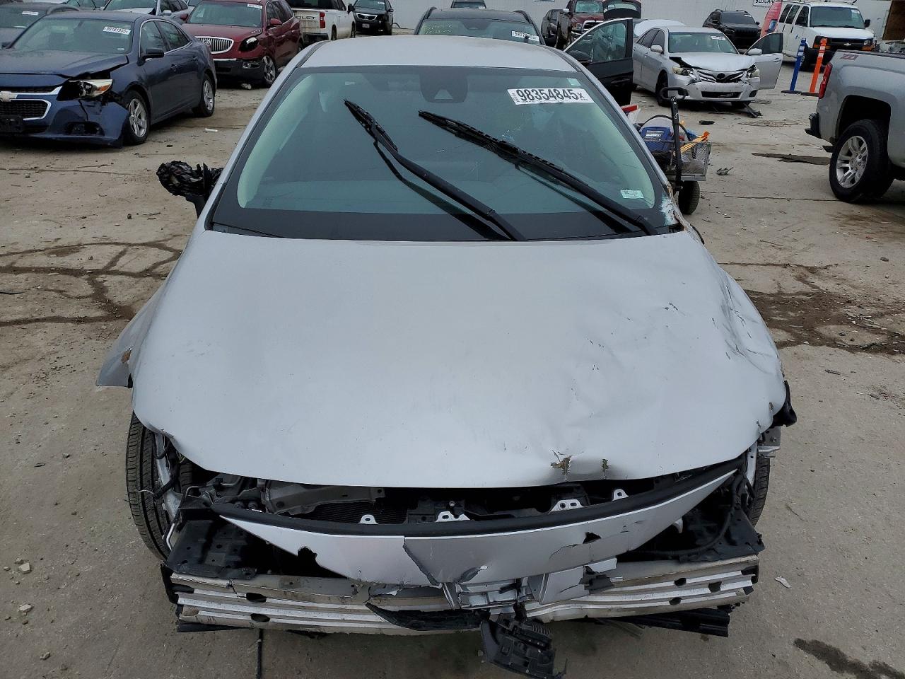 2021 TOYOTA COROLLA LE photo 5