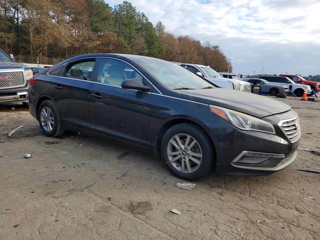 2015 HYUNDAI SONATA SE photo 4