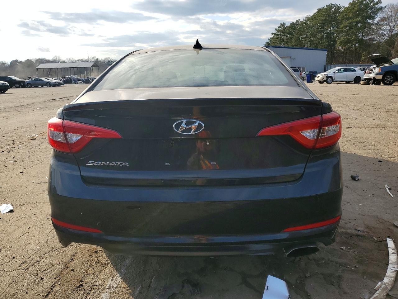 2015 HYUNDAI SONATA SE photo 6