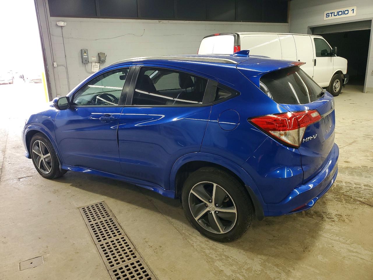 2019 HONDA HR-V TOURING photo 2