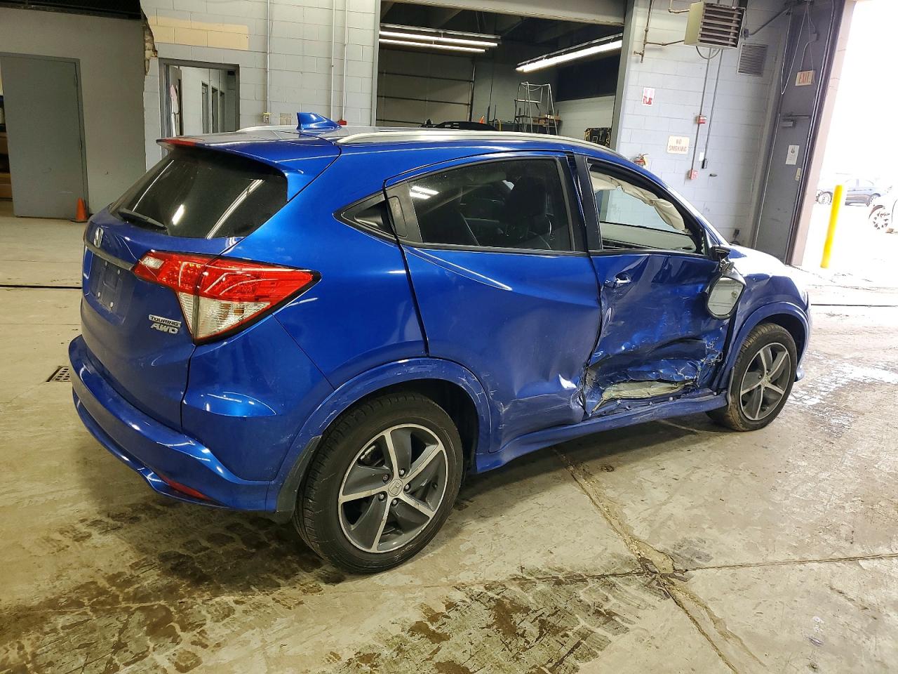 2019 HONDA HR-V TOURING photo 3
