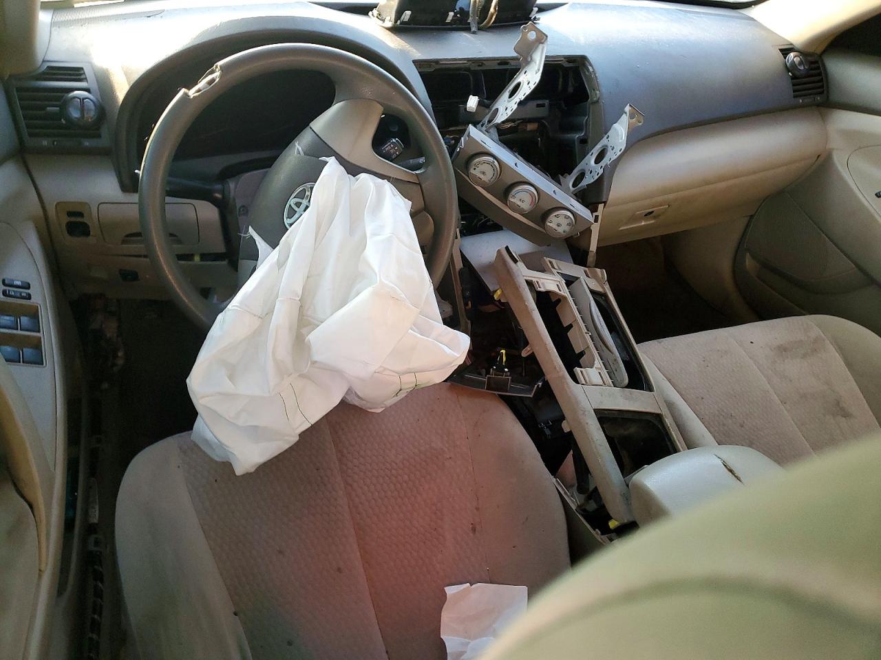 2011 TOYOTA CAMRY BASE photo 8