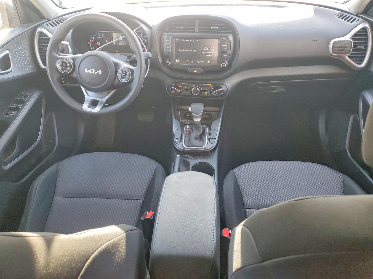 2022 KIA SOUL LX photo 8