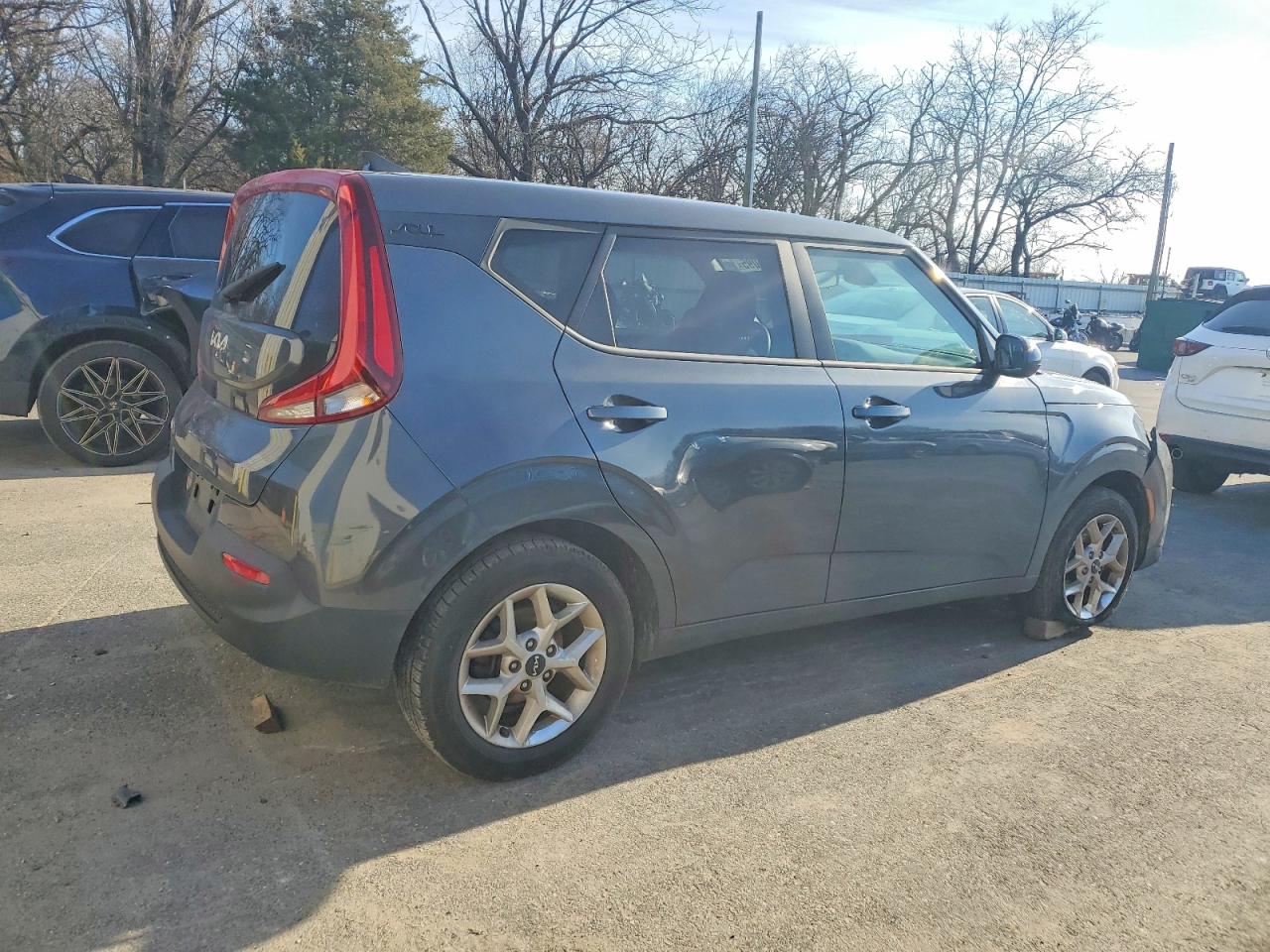 2022 KIA SOUL LX photo 3