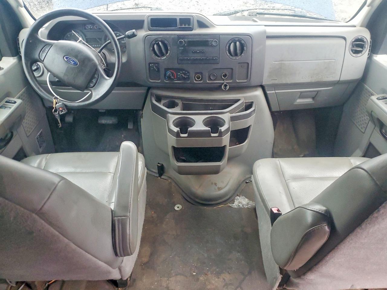 2010 FORD ECONOLINE E250 VAN photo 8