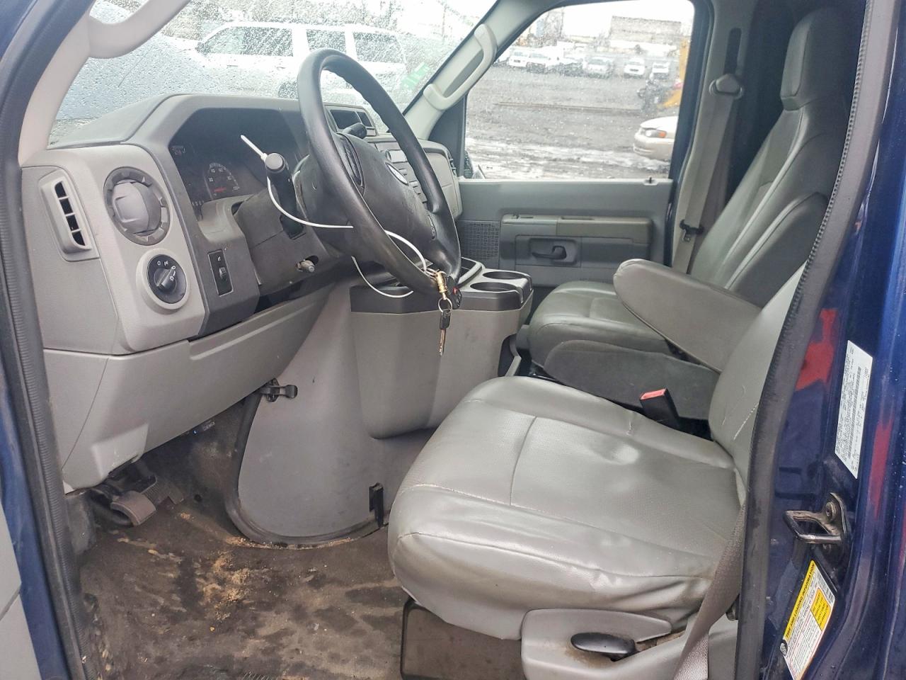 2010 FORD ECONOLINE E250 VAN photo 7