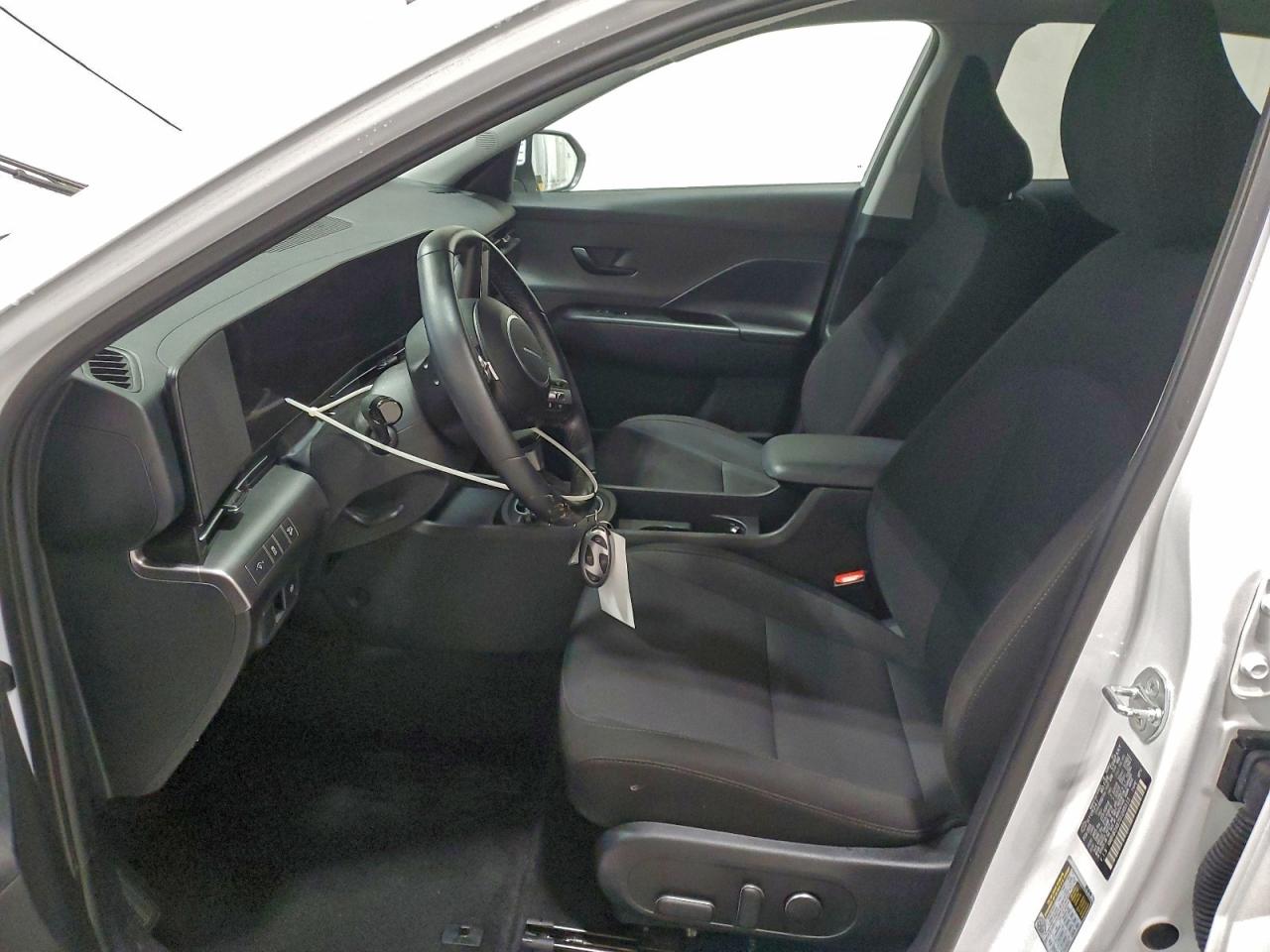 2025 HYUNDAI KONA SEL photo 7