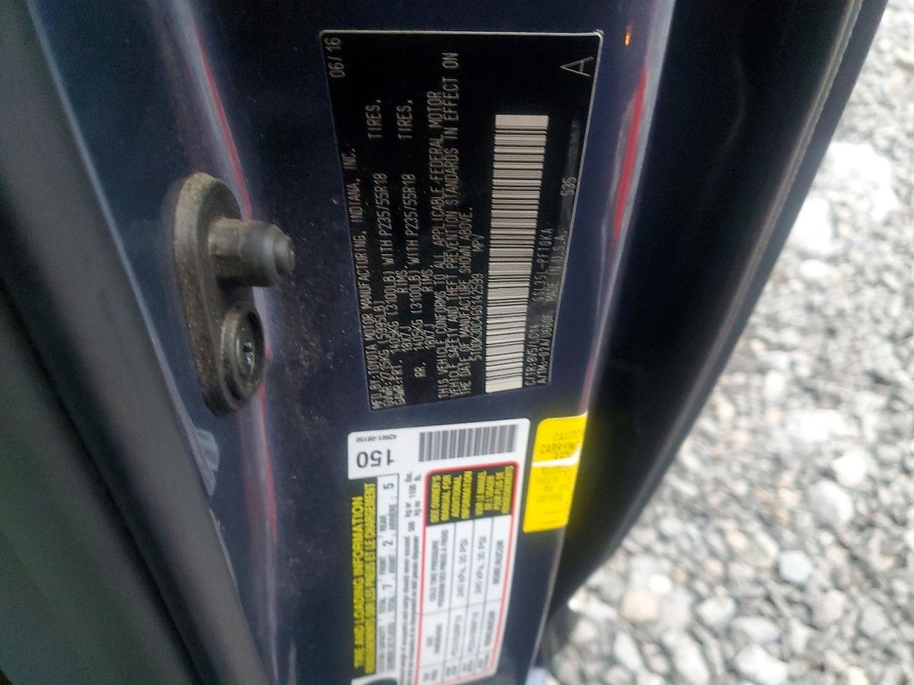 2016 TOYOTA SIENNA XLE photo 14