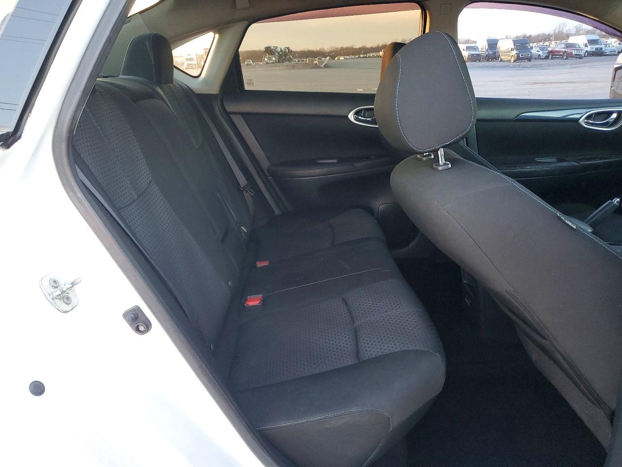 2019 NISSAN SENTRA S photo 10