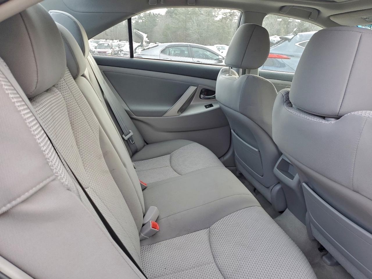2011 TOYOTA CAMRY BASE photo 10