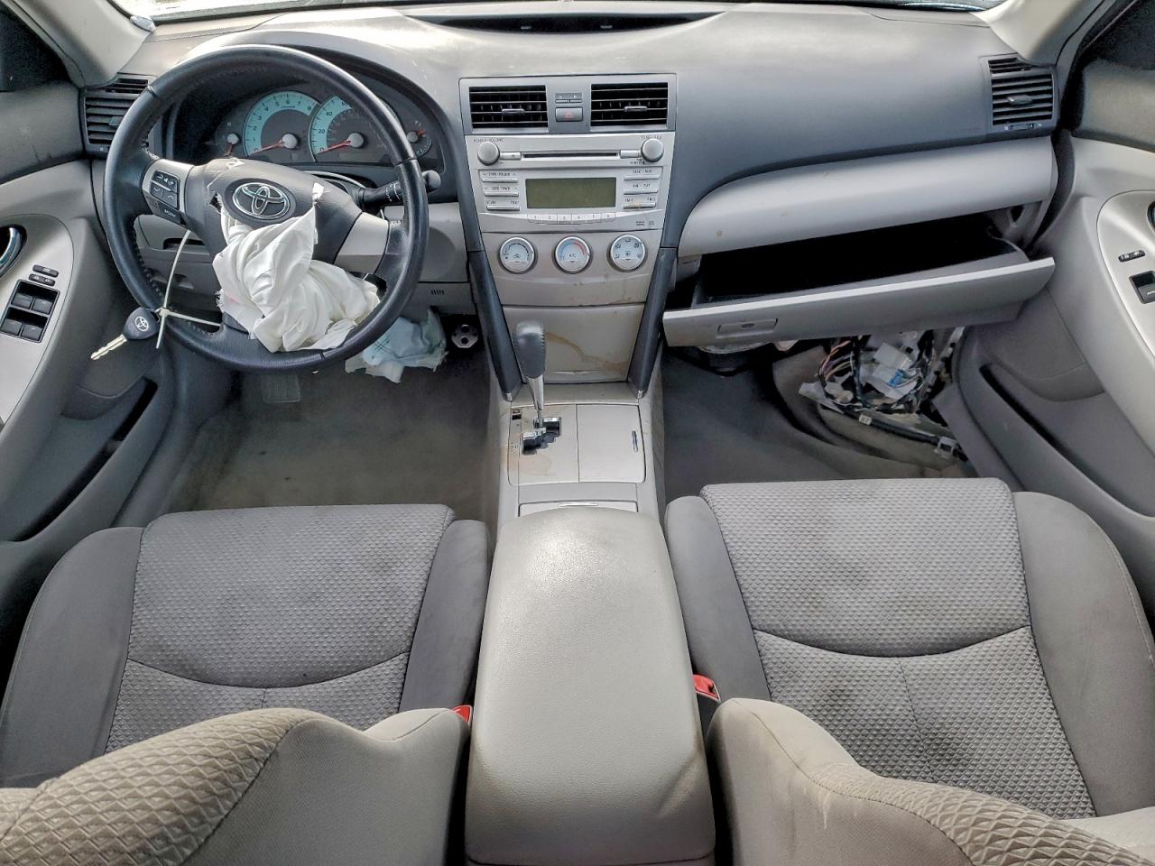 2011 TOYOTA CAMRY BASE photo 8