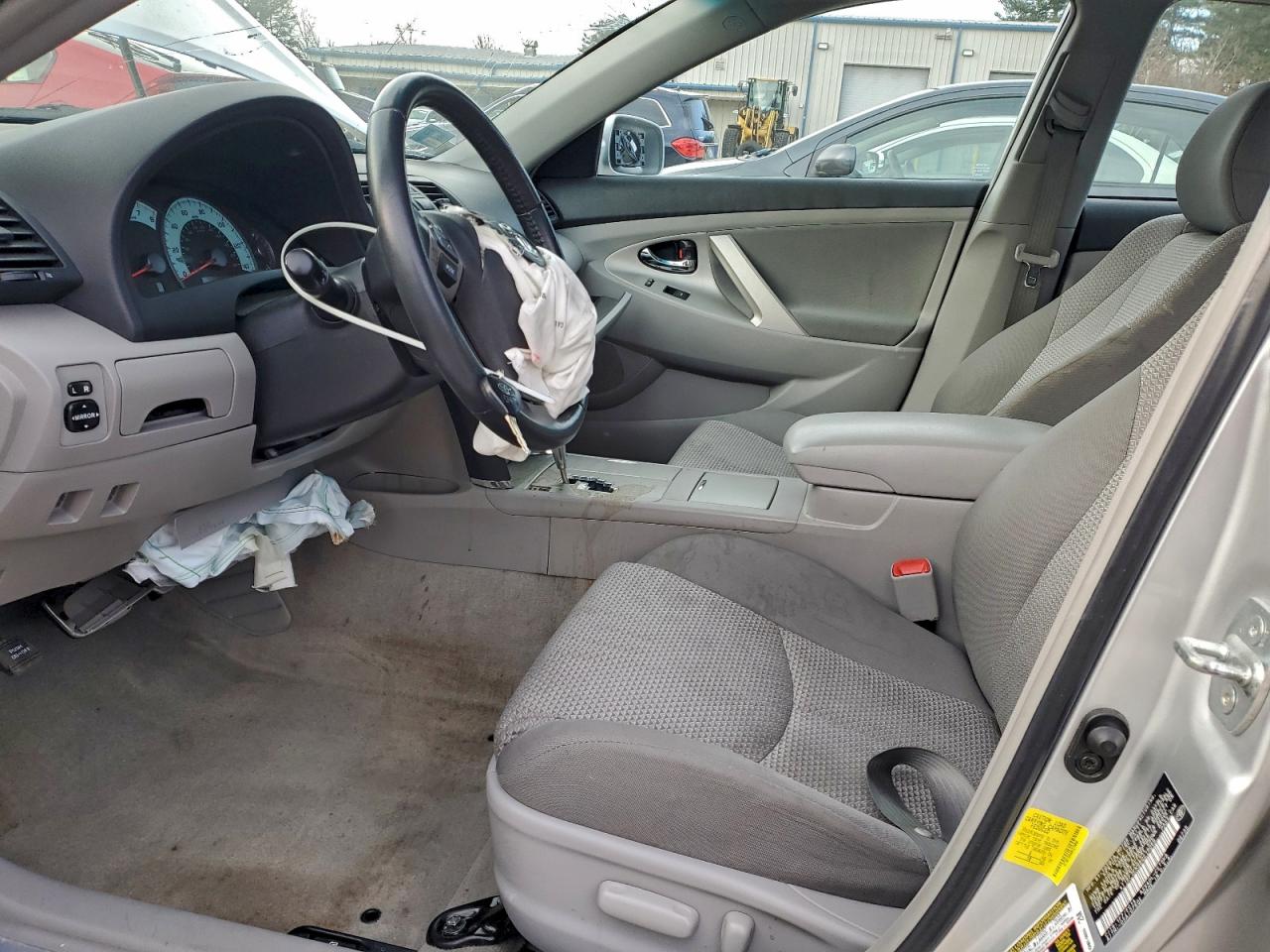 2011 TOYOTA CAMRY BASE photo 7