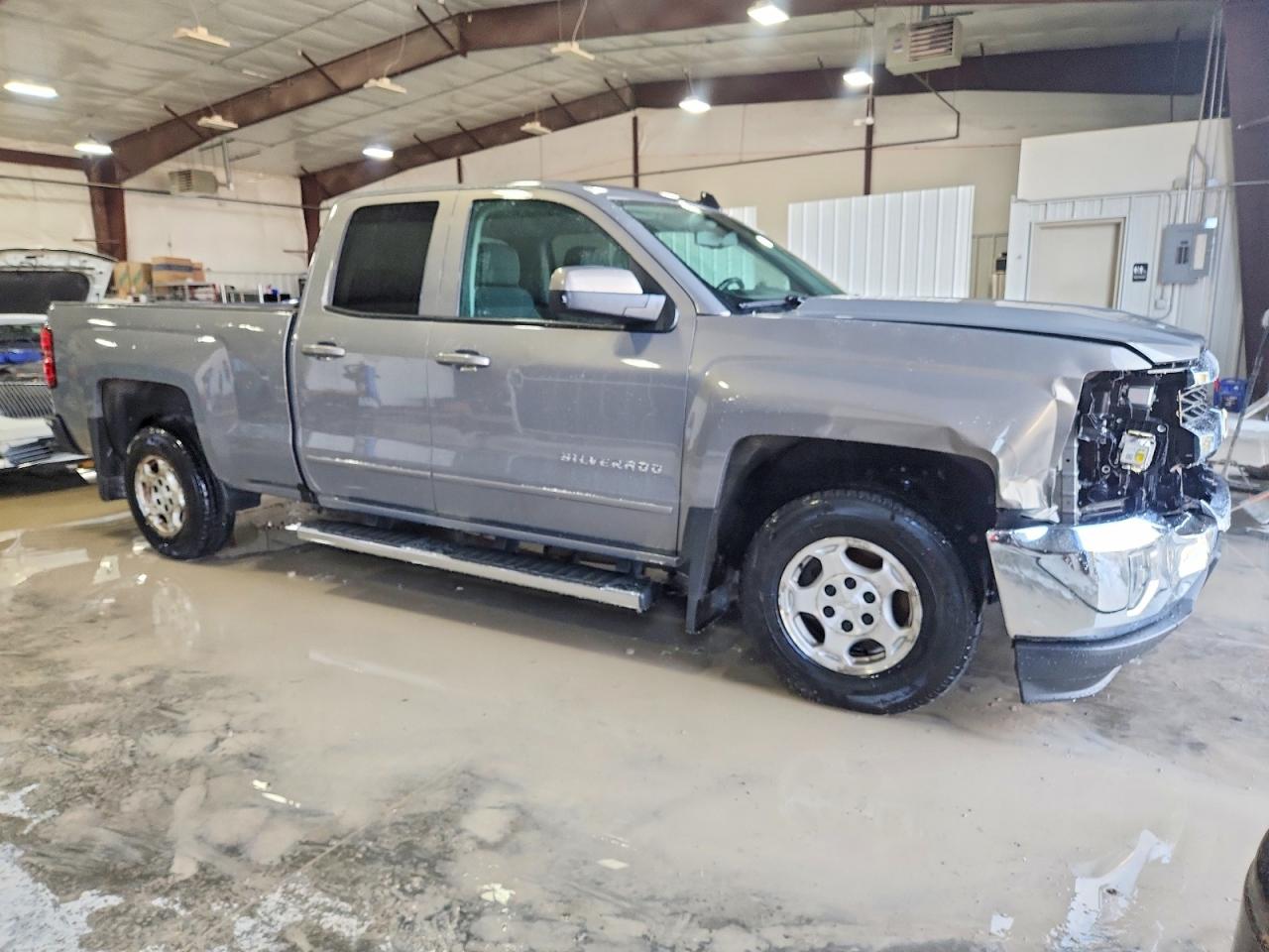 2017 CHEVROLET SILVERADO C1500 LT photo 4