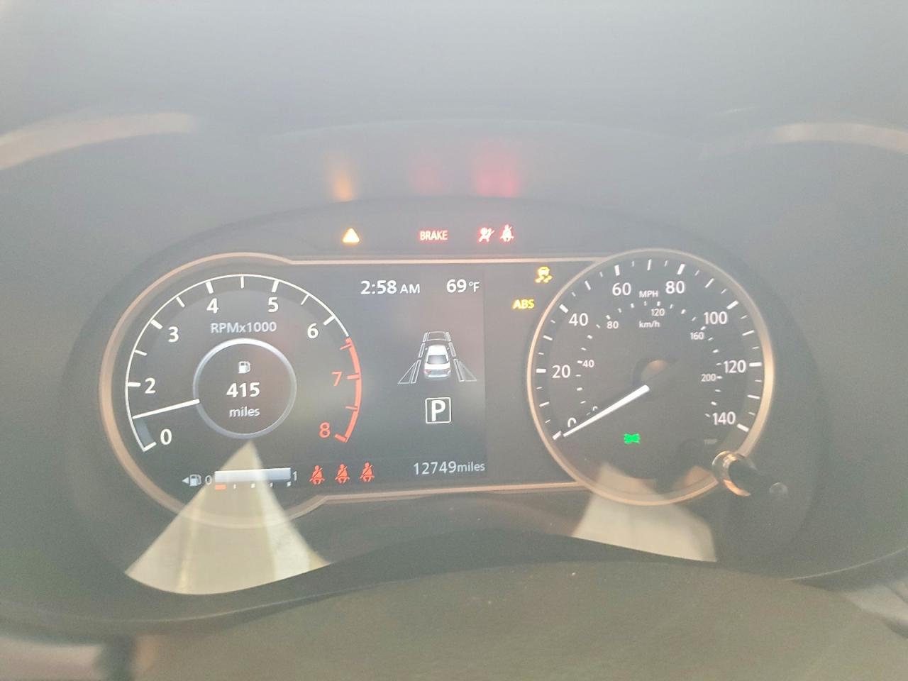 2025 NISSAN VERSA SV photo 9